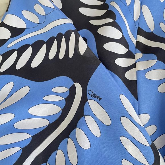 Diane Von Furstenberg Barths Maxi Dress in Riviera Buds Multi Cornflower Print - Picture 8 of 16